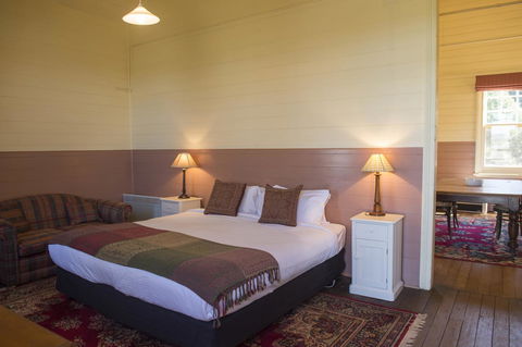 Hillview Heritage Hotel - Accommodation Main Beach 43