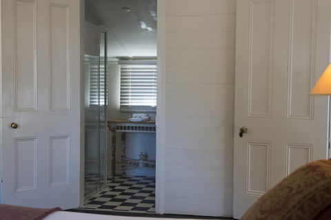 Hillview Heritage Hotel - Accommodation Main Beach 22