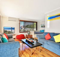 Sandy Toes Beach House Jervis Bay - 2min to Beach - Accommodation Main Beach
