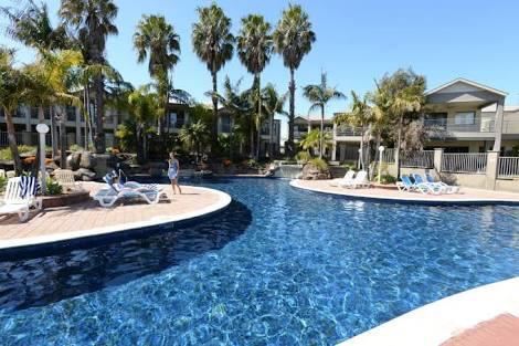 Yarrawonga Waterfront Apartments - Accommodation Main Beach 3