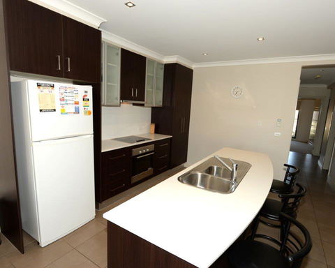 Yarrawonga Waterfront Apartments - Accommodation Main Beach 11
