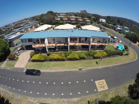 BlueWater Apartments - Accommodation Main Beach 1