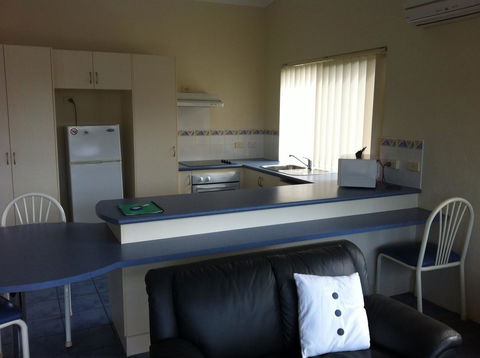 BlueWater Apartments - Accommodation Main Beach 6