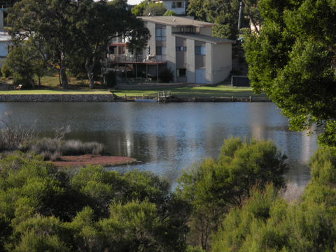 BlueWater Apartments - Accommodation Main Beach 8