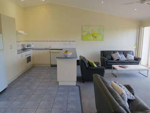 BlueWater Apartments - Accommodation Main Beach 27