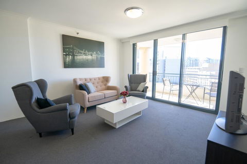 Castle Serviced Apartments - Accommodation Main Beach 22