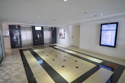 Castle Serviced Apartments - Accommodation Main Beach 34