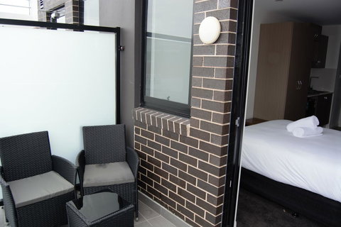 Seranin | Gordon - Accommodation Main Beach 4