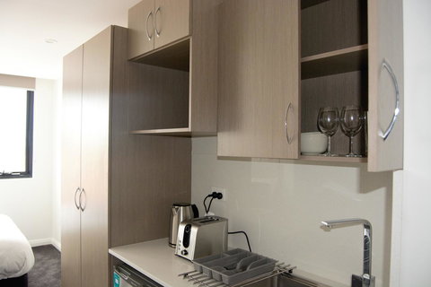 Seranin | Gordon - Accommodation Main Beach 3