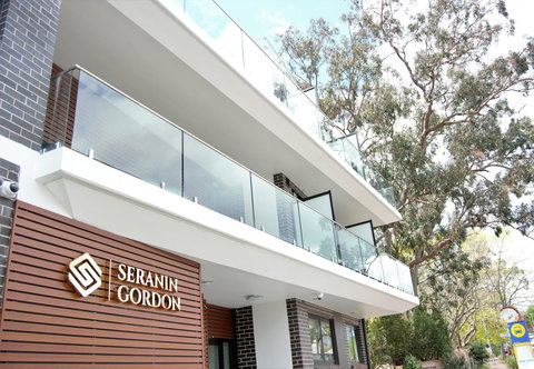 Seranin | Gordon - Accommodation Main Beach 0