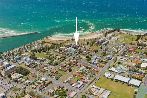 Beach House Holiday Apartments - Accommodation Main Beach 15