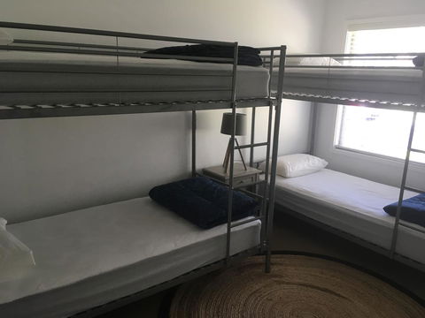 Tomaree Lodge - Accommodation Main Beach 4