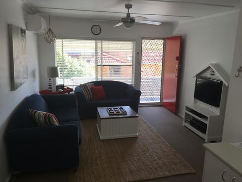 Tomaree Lodge - Accommodation Main Beach 0