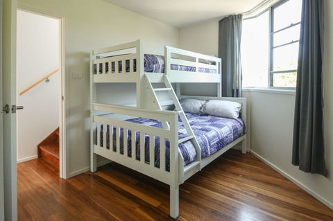 Valla's Beach House - Accommodation Main Beach 18
