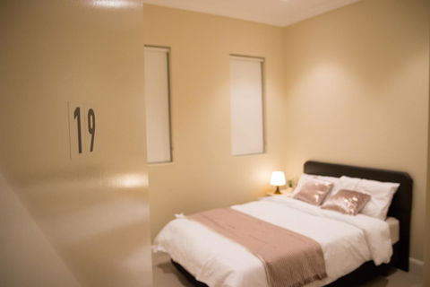 T&M HOUSE - Accommodation Main Beach 11