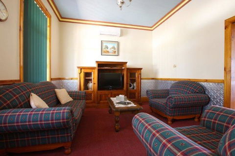 Jadan Cottages - Accommodation Main Beach 38
