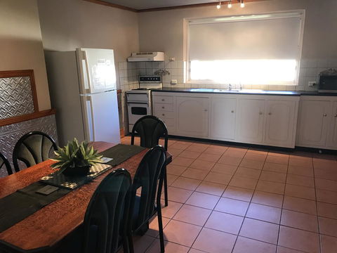 Jadan Cottages - Accommodation Main Beach 14