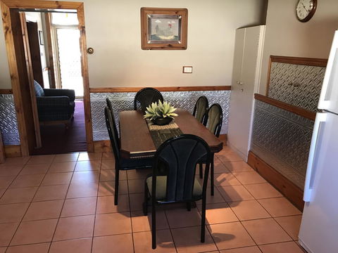 Jadan Cottages - Accommodation Main Beach 15