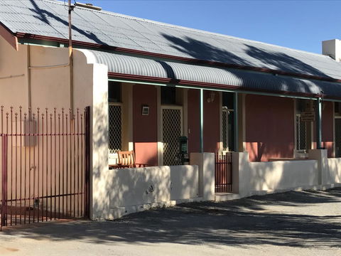 Jadan Cottages - Accommodation Main Beach 20