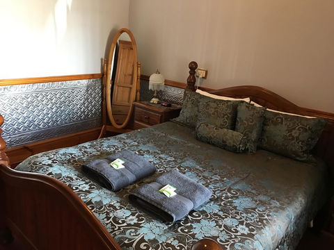 Jadan Cottages - Accommodation Main Beach 5