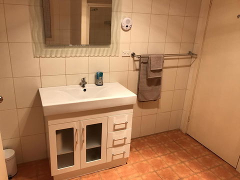 Jadan Cottages - Accommodation Main Beach 10