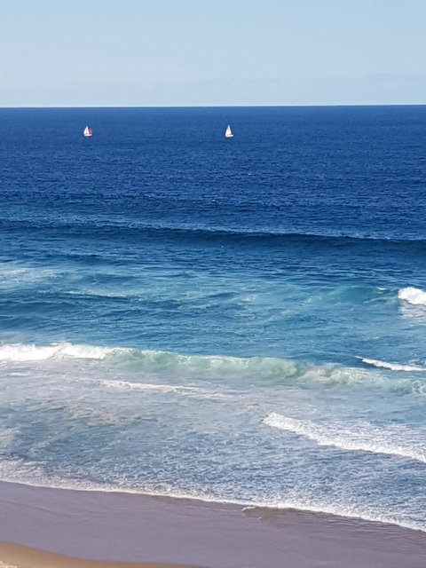 Arena Luxury Beachfront Apartment - Accommodation Main Beach 21