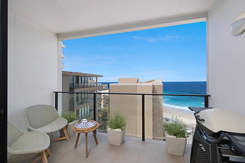 Arena Luxury Beachfront Apartment - Accommodation Main Beach 14