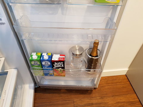 Arena Luxury Beachfront Apartment - Accommodation Main Beach 18