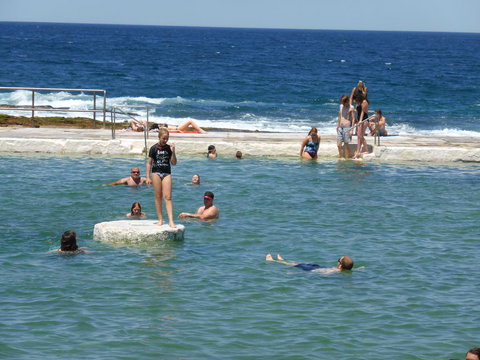 Arena Luxury Beachfront Apartment - Accommodation Main Beach 33