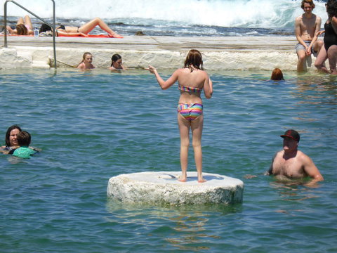 Arena Luxury Beachfront Apartment - Accommodation Main Beach 9