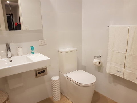 Arena Luxury Beachfront Apartment - Accommodation Main Beach 30