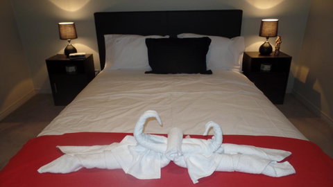 Bondi Junction Apartments - Accommodation Main Beach 9