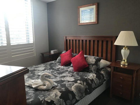 Bondi Junction Apartments - Accommodation Main Beach 7