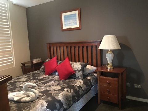 Bondi Junction Apartments - Accommodation Main Beach 6