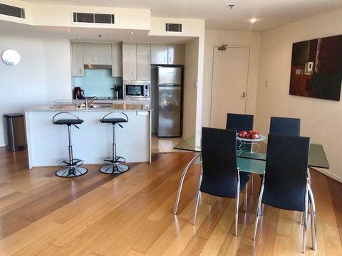 Bondi Junction Apartments - Accommodation Main Beach 1