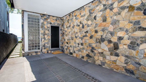 SUNSET@CORLETTE - Accommodation Main Beach 16