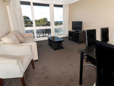 Horizon Holiday Apartments - Accommodation Main Beach 5