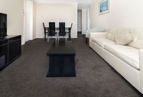 Horizon Holiday Apartments - Accommodation Main Beach 4