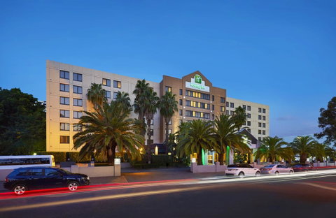 Holiday Inn Parramatta, An IHG Hotel - Accommodation Main Beach 9