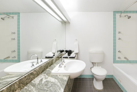 Holiday Inn Parramatta, An IHG Hotel - Accommodation Main Beach 7