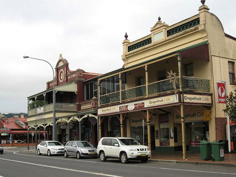 Red Waratah - Accommodation Main Beach 17