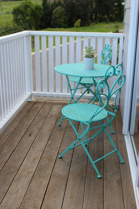Red Waratah - Accommodation Main Beach 13