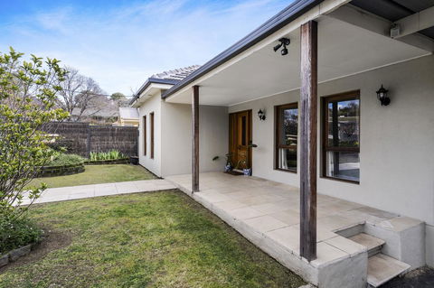 The Spa Cottage With HotTub, Netflix & Stan - Accommodation Main Beach 17