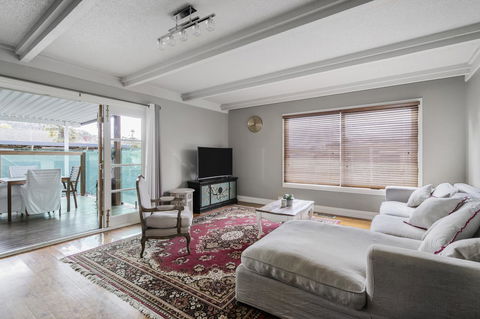 The Spa Cottage With HotTub, Netflix & Stan - Accommodation Main Beach 25