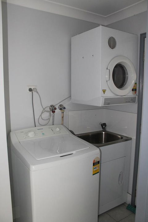 Ducati\'s B And B - Accommodation Main Beach 15