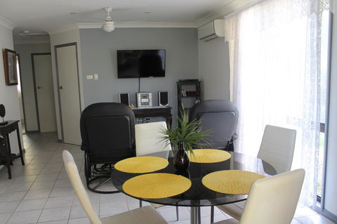 Ducati\'s B And B - Accommodation Main Beach 13