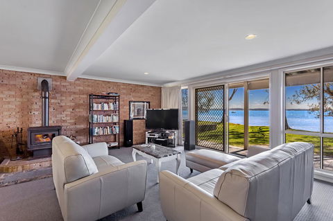 Foreshore Drive, 123, Sandranch - Accommodation Main Beach 1