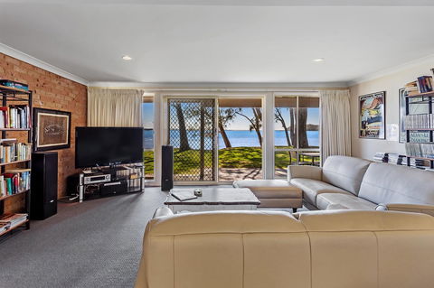Foreshore Drive, 123, Sandranch - Accommodation Main Beach 2
