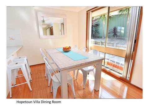Hopetoun Villa - Accommodation Main Beach 9