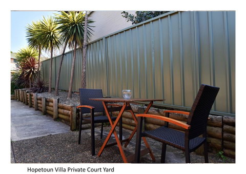 Hopetoun Villa - Accommodation Main Beach 3